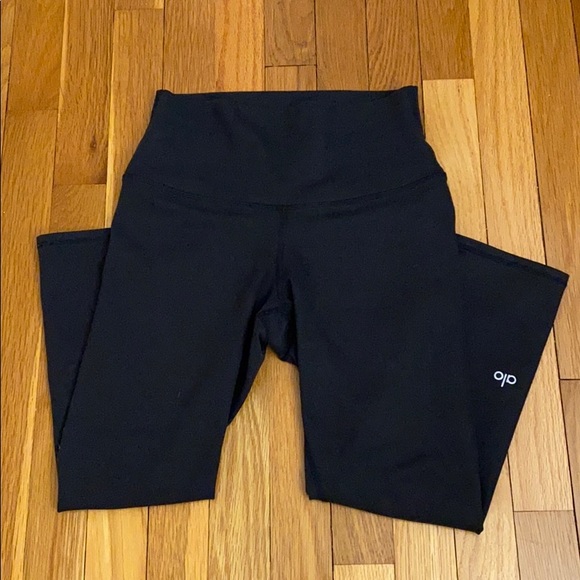 Black High-Rise Alo Capri Leggings - Picture 2 of 5